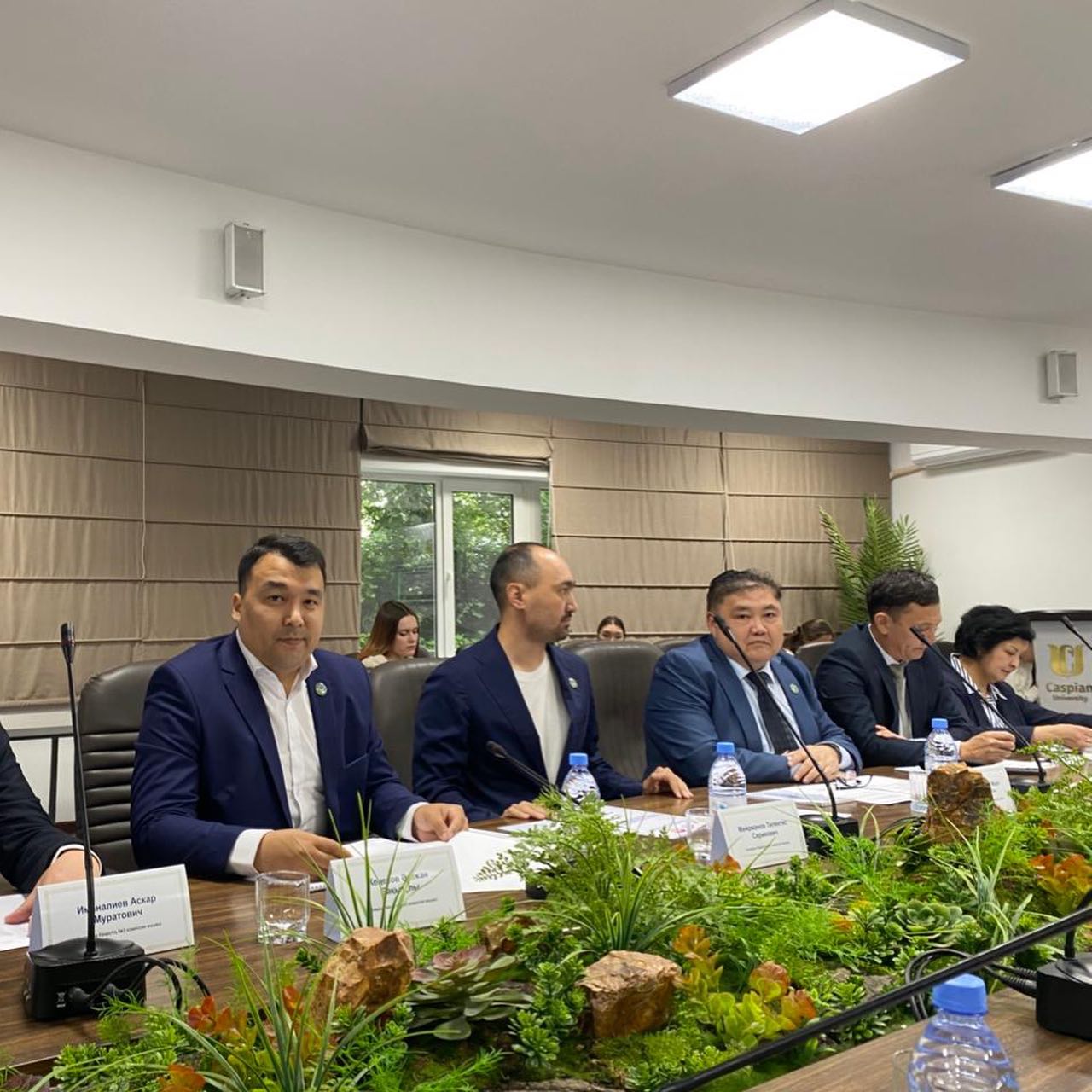 Today, within the framework of an initiative of the Agency of the Republic of Kazakhstan for Civil Service Affairs, the first organizational meeting of the Anti-Corruption Committee under the Public Council was held.