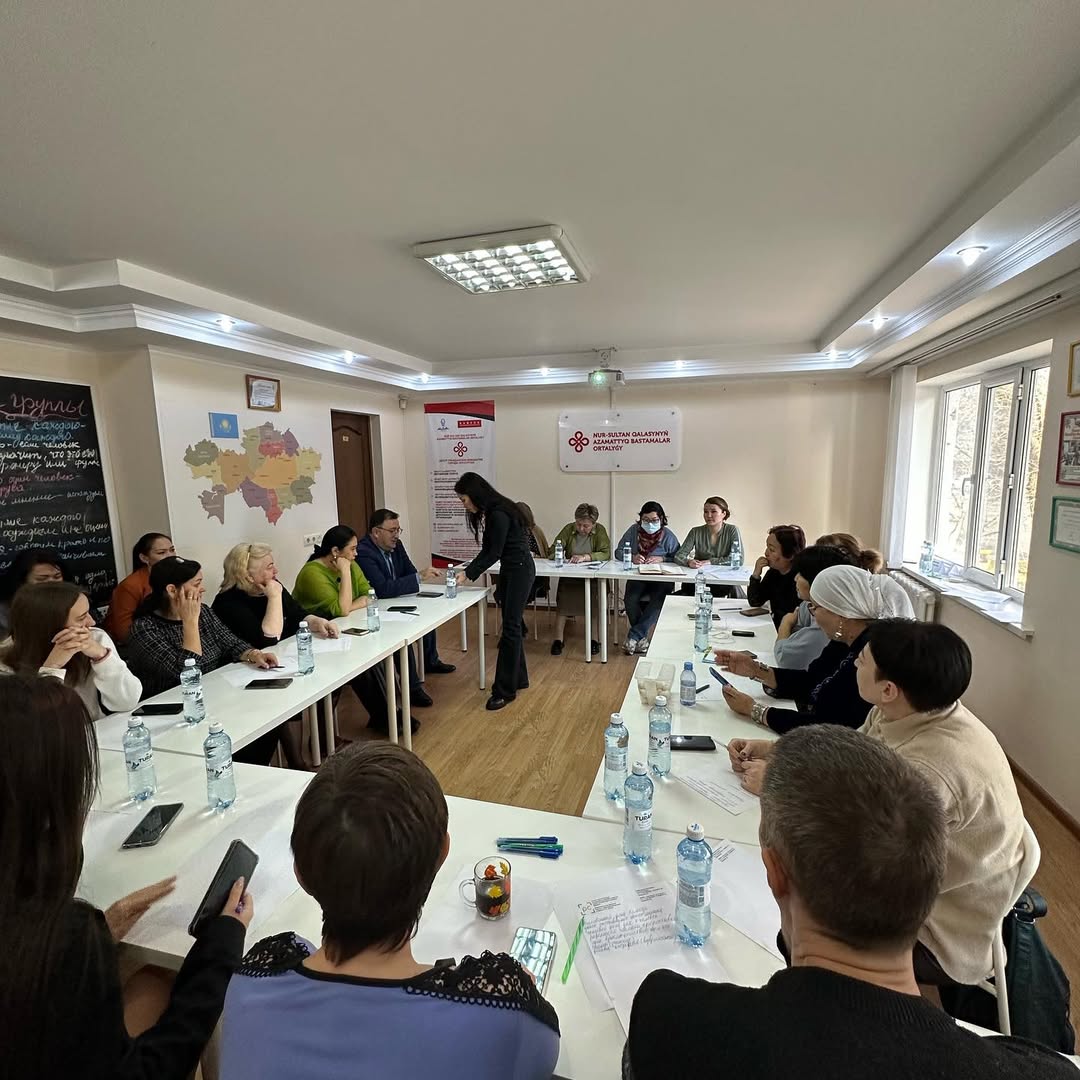 Сегодня мы хотим поделиться с вами нашим замечательным опытом в рамках проекта «НПО и Ассамблея народа Казахстана: полезные практики взаимодействия» в формате дискуссионного турнира.