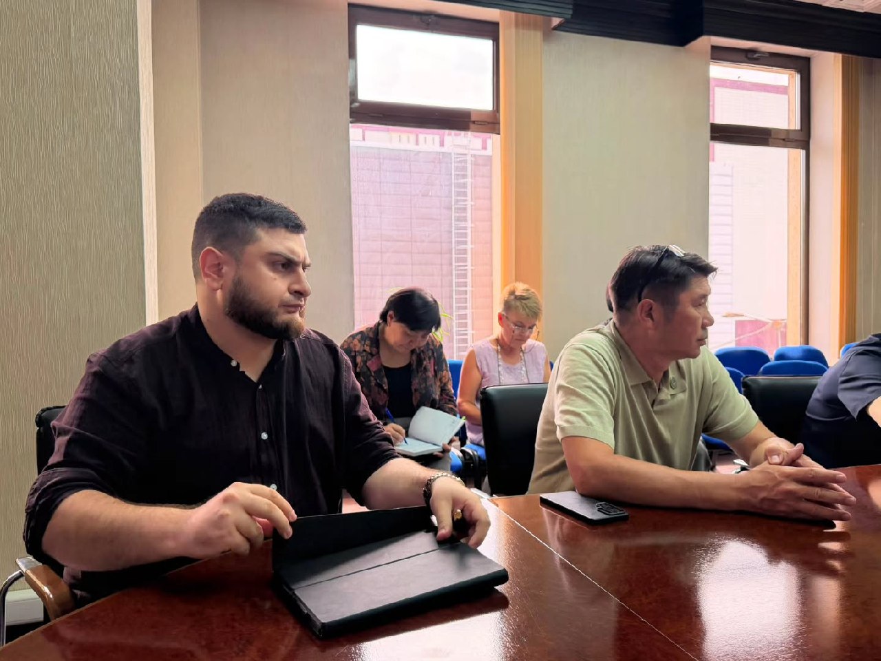 On July 14, an off-site meeting of Commission No. 3 of the Public Council of Almaty was held at the “Energosbyt” branch of JSC “AZhK”.