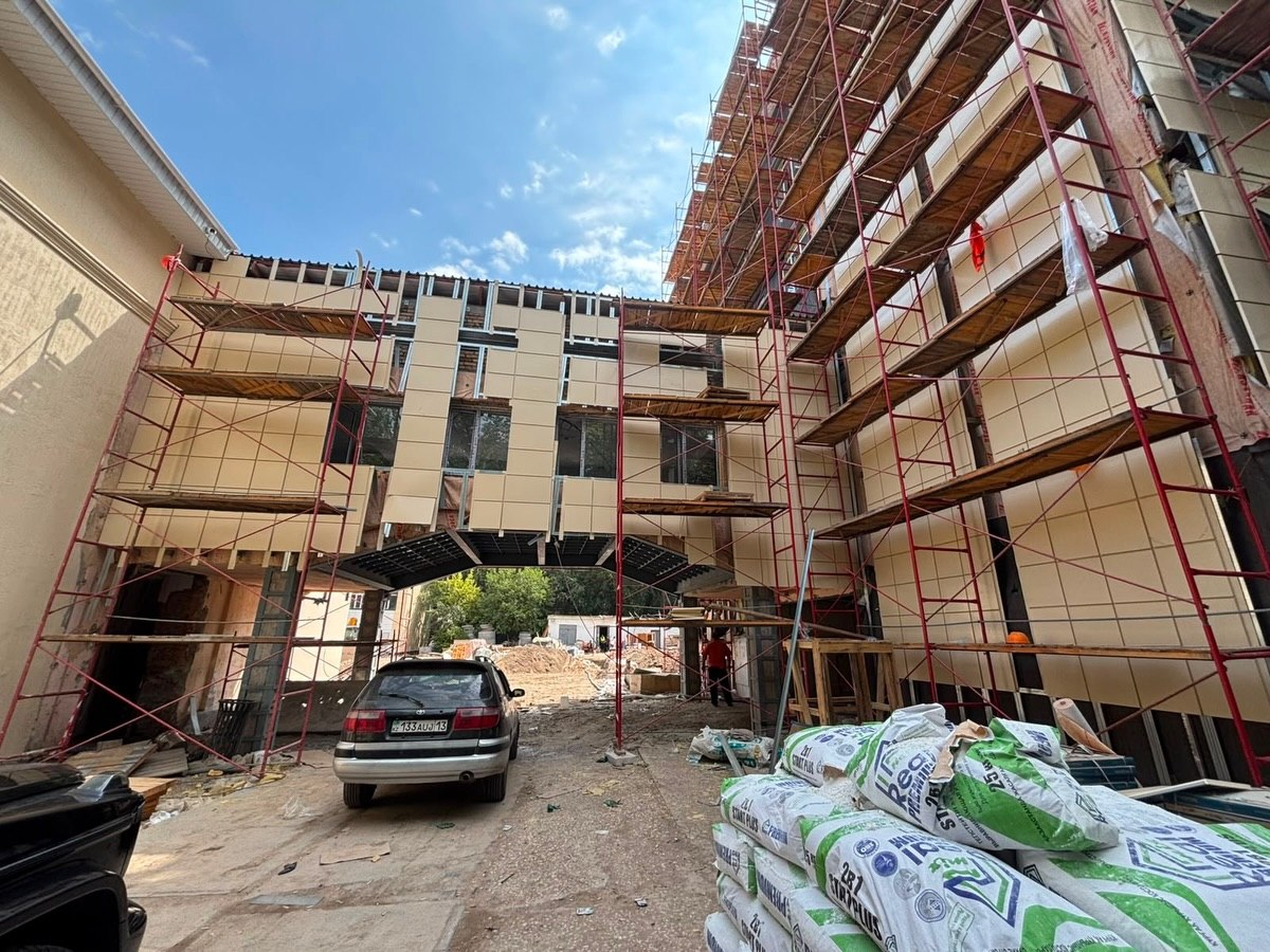 On July 23, Commission No. 2 of the Public Council of Almaty conducted its third monitoring visit to assess the progress of the reconstruction of School-Gymnasium No. 56.