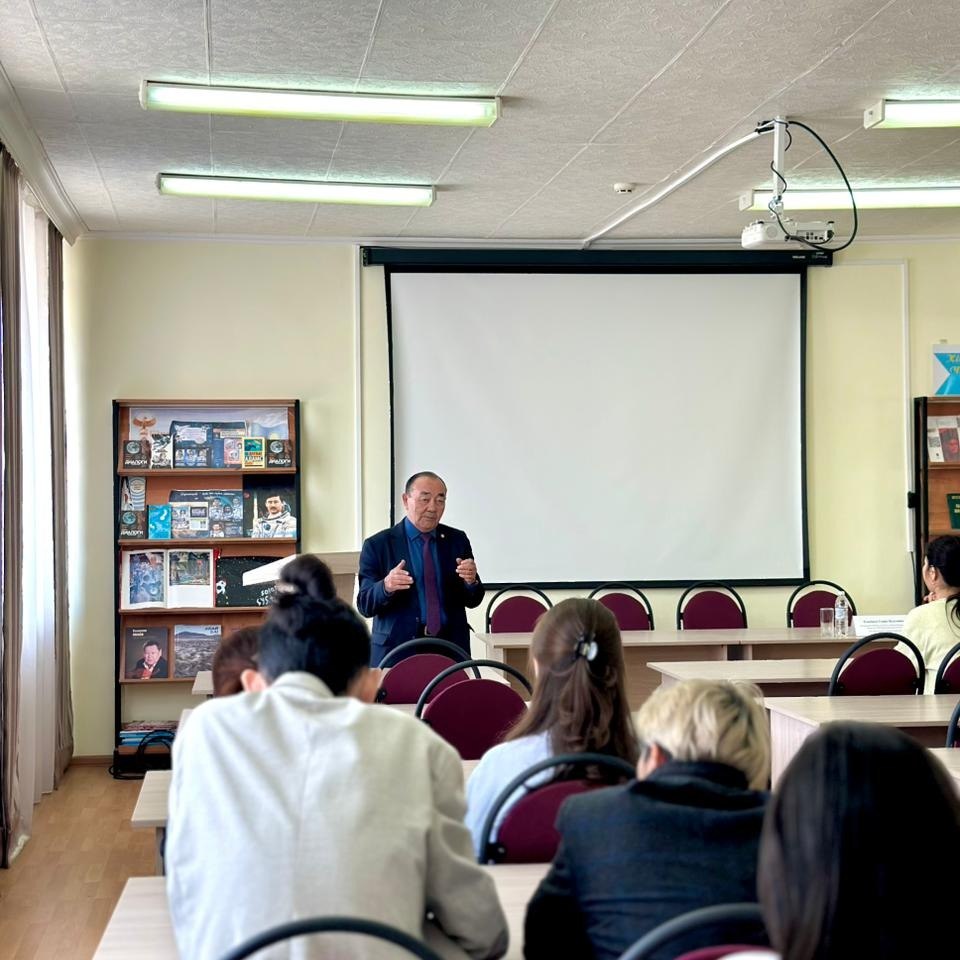 As part of the project “Organization of the Information and Awareness Group to Improve Religious Literacy among the Population of Karaganda City,” a preventive meeting was held with the faculty of the Karaganda Banking College named after Zh.K. Bukenov on the topic: “Countering Religious Extremism and Terrorism. Methods of Protection from Recruiters and Destructive Religious Movements.”