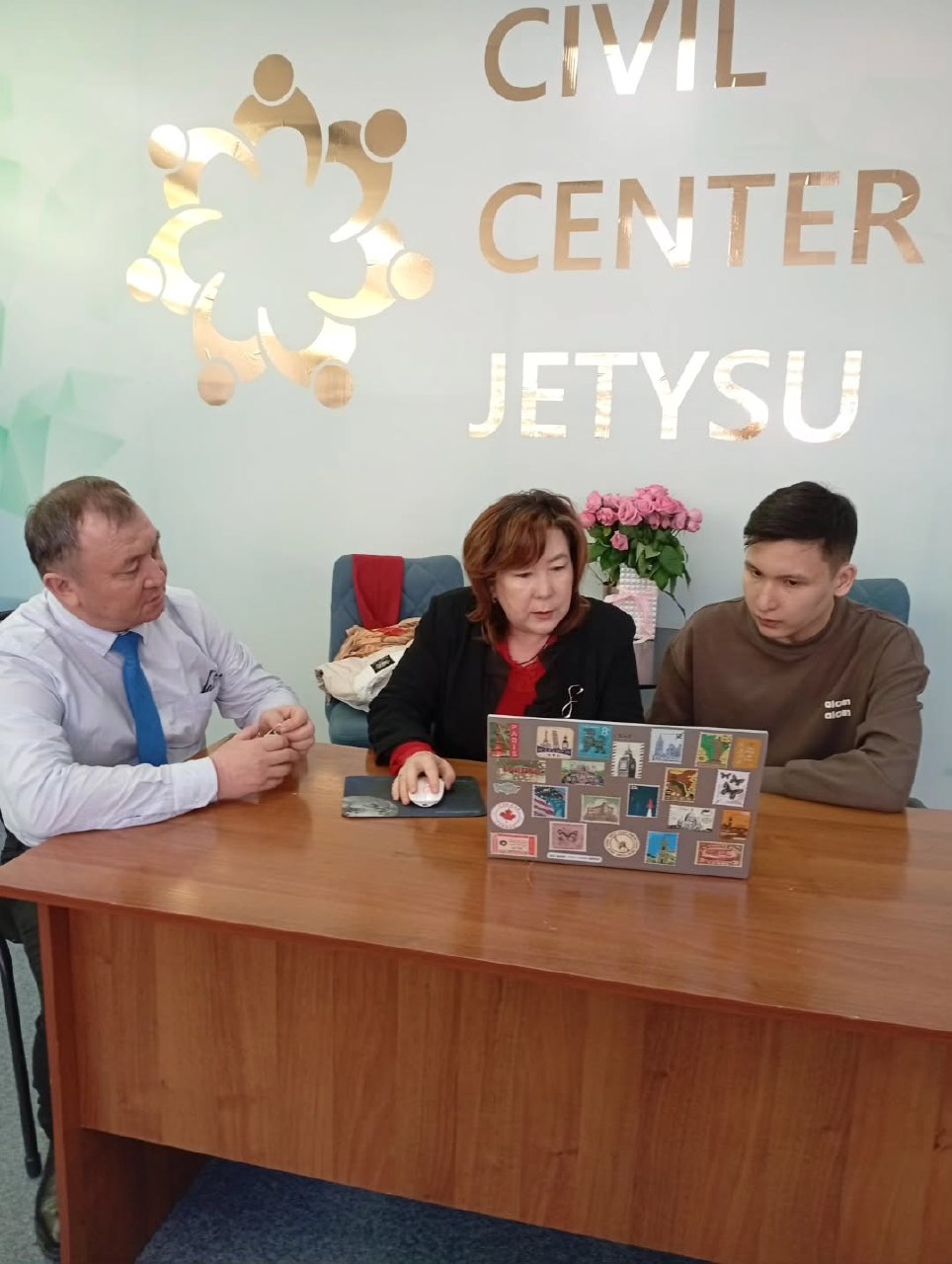 The Civil Center for NGOs in Zhetysu regularly provides online and offline consultations for NGOs.