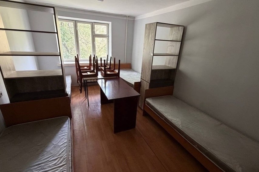 Members of the Public Council of Almaty, Rustam Kaiyriev and Akezhan Kenesov, together with the Department of Youth Policy, conducted a monitoring visit to Dormitory No. 1 of the Gumardbek Daukeyev Almaty University of Energy and Communications.
