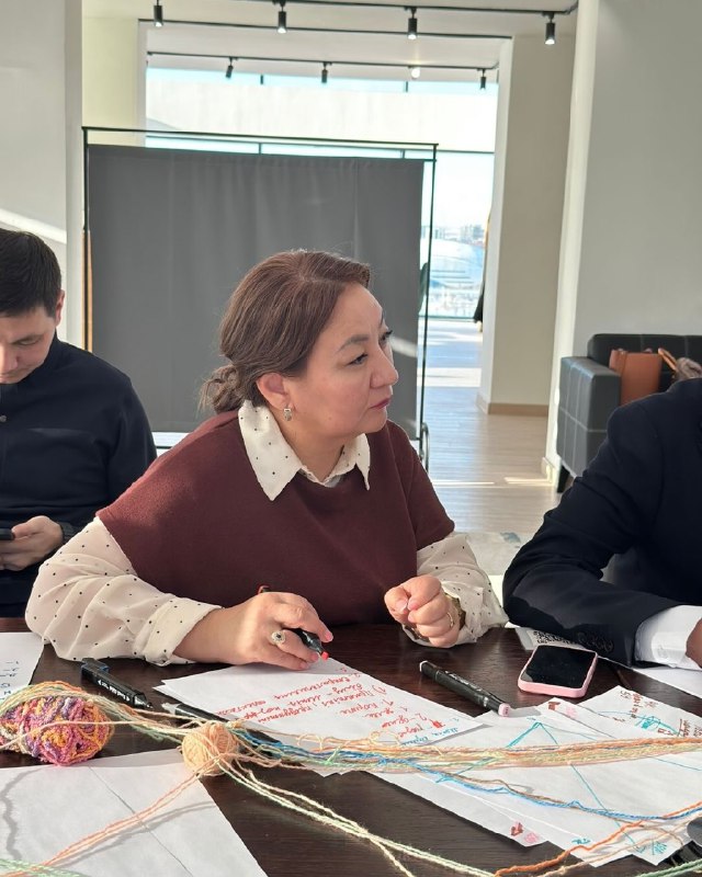 Сегодня стратег-эксперт Гульмира Корганбаева провела тренинг для депутатов и членов общественного совета по теме регионального развития.