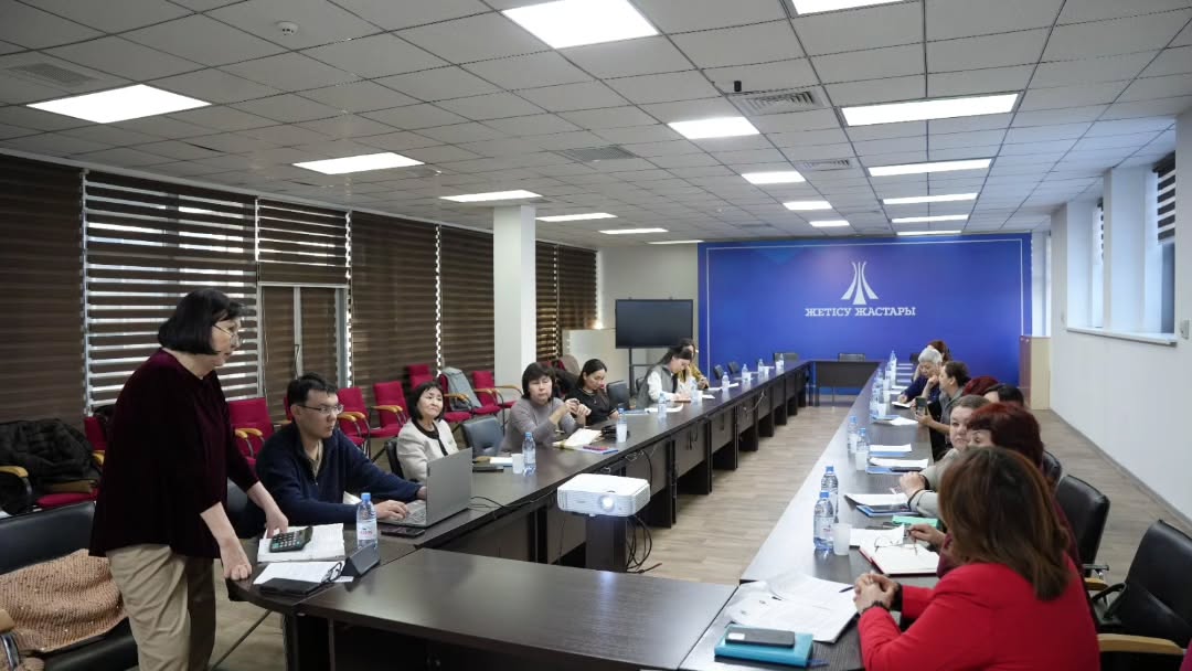 A seminar-training titled “Tax and Labor Changes: How to Work Under the New Rules” was held.