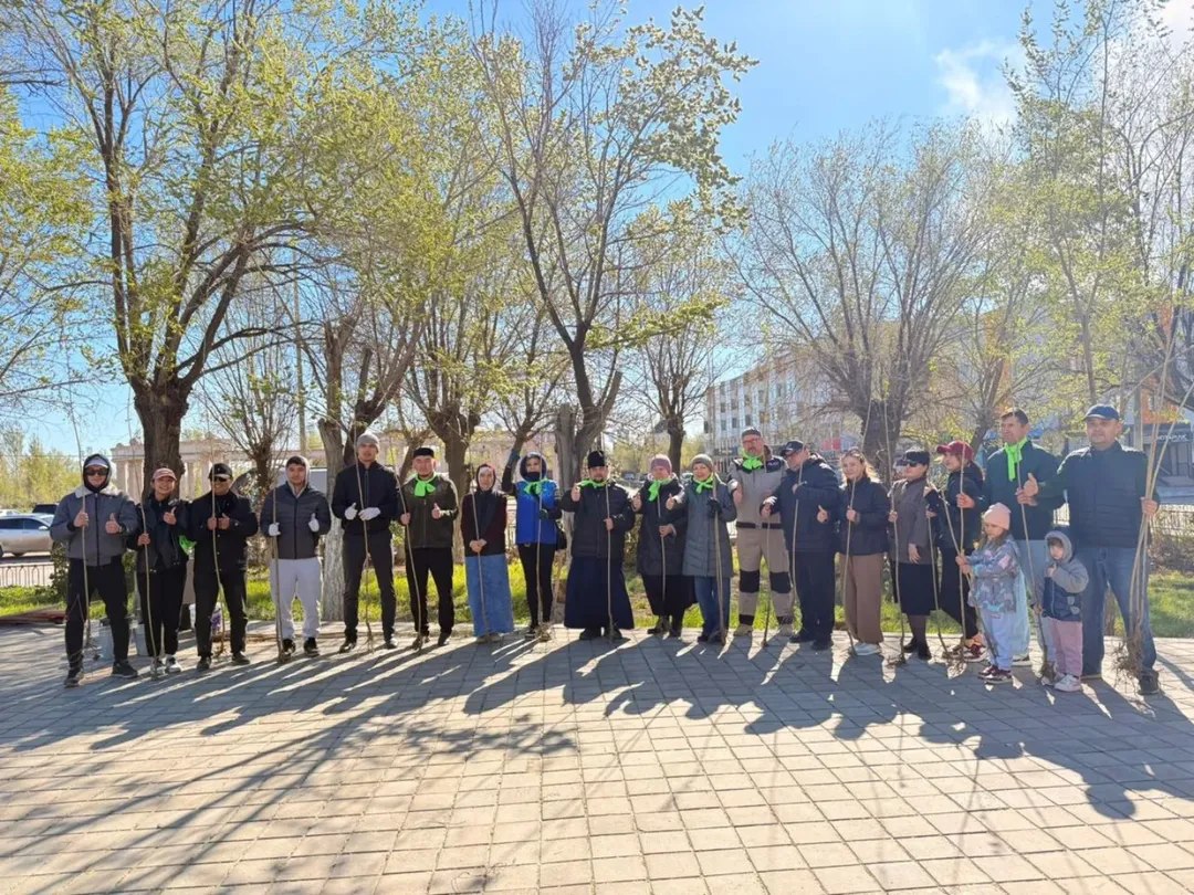 Сегодня на бульваре Ғарышкерлер, у памятника Кетбуке, прошла традиционная экологическая акция в рамках общенациональной инициативы «Таза Қазақстан».