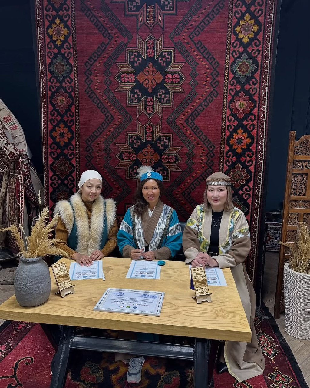 Leaders of the Jetyisu Regional Society of Persons with Disabilities, Asel Maksutovna Baribayeva, and the head of the public association “Altyn Adam Creative Center,” Dinara Serikovna Bakirova, visited the Fashion House “Janna Eltanova,” the Designers’ Association, and the NGO “Art Hub Amanat” (Shymkent) from October 27–30 as part of an exchange visit, under the guidance of the talented and creative leader — Dinara Yerzhanovna Turebekova.