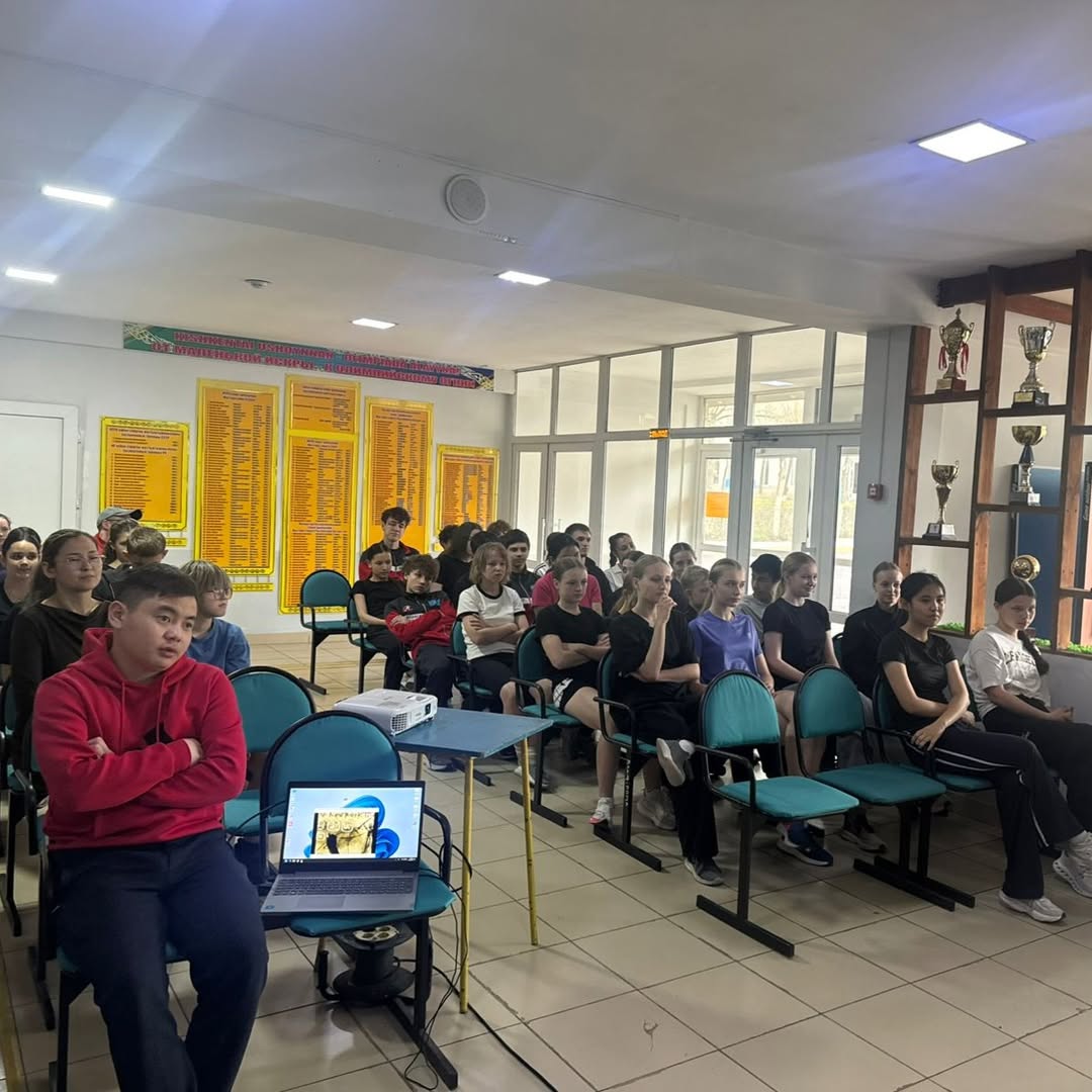 В рамках реализации проекта по повышению религиозной грамотности населения города Караганды состоялась встреча с учащимися и тренерами КГКП «Областная специализированная детско-юношеская школа олимпийского резерва легкой атлетики» Управления физической культуры и спорта Карагандинской области.