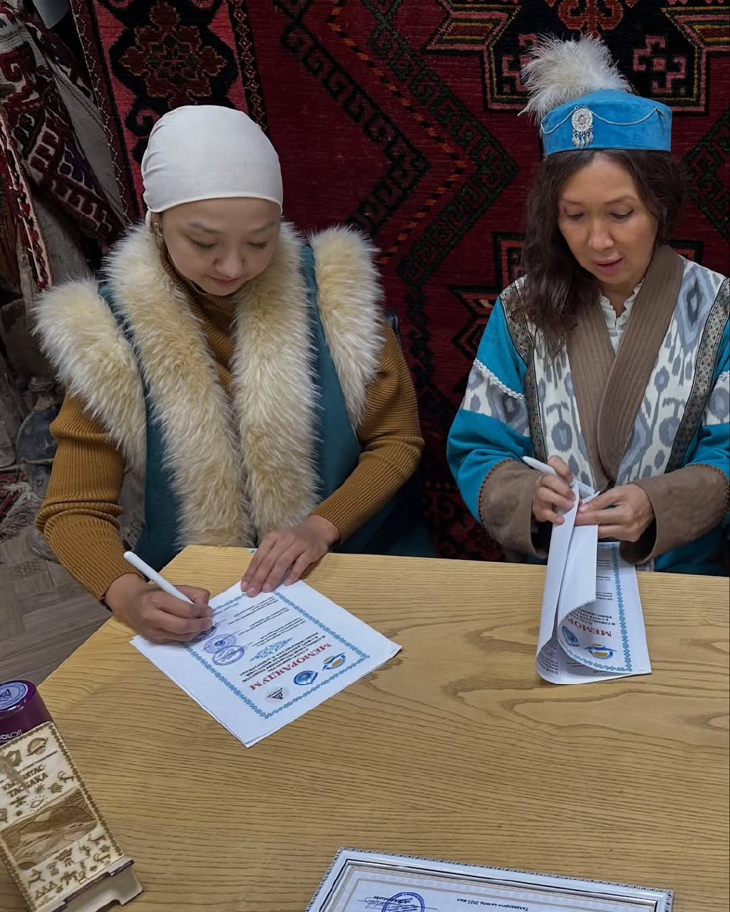 Leaders of the Jetyisu Regional Society of Persons with Disabilities, Asel Maksutovna Baribayeva, and the head of the public association “Altyn Adam Creative Center,” Dinara Serikovna Bakirova, visited the Fashion House “Janna Eltanova,” the Designers’ Association, and the NGO “Art Hub Amanat” (Shymkent) from October 27–30 as part of an exchange visit, under the guidance of the talented and creative leader — Dinara Yerzhanovna Turebekova.