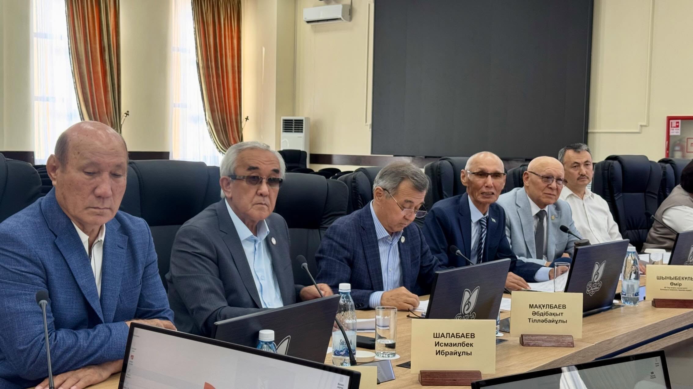 A regular meeting of the Public Council of Shymkent was held. The meeting was opened and chaired by Bukhарbai Parmanov, Chair of the Public Council.