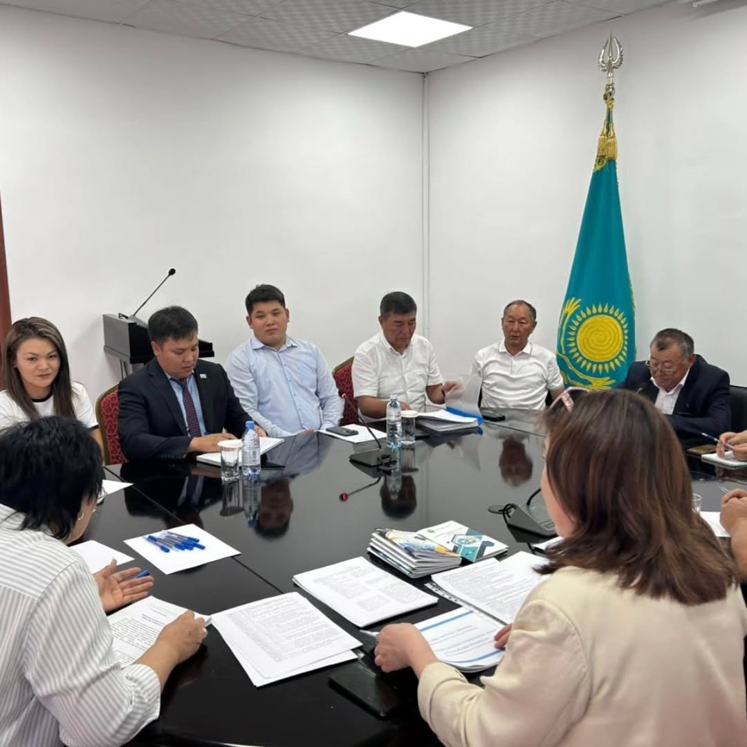 On August 7, in Zhansugurov village of Aksu district, a meeting was held between the Civil Center for NGOs of Zhetysu Region and representatives of NGOs and civil society. The event was organized with the support of the Zhetysu Regional Department of Public Development.