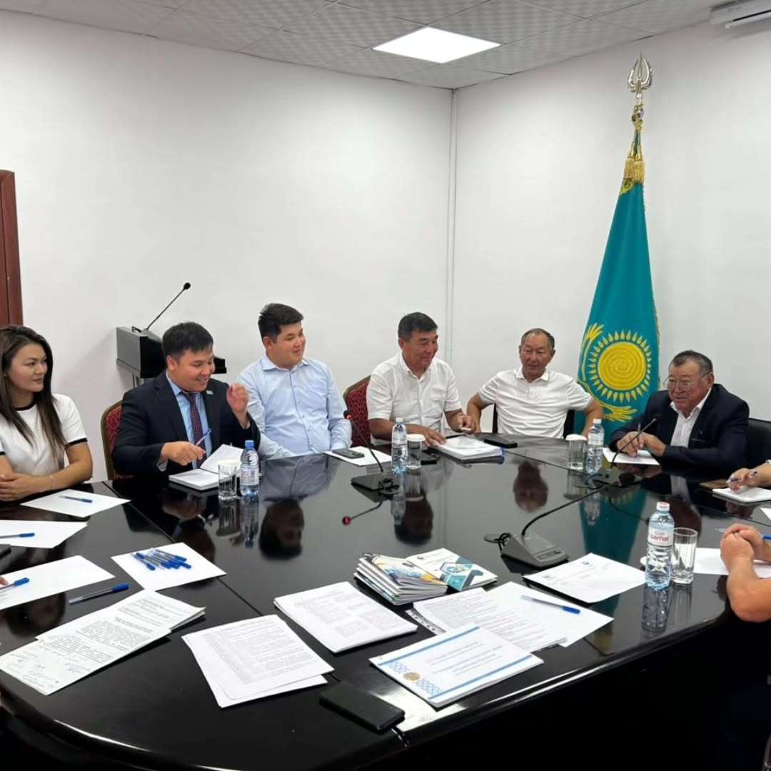 On August 7, in Zhansugurov village of Aksu district, a meeting was held between the Civil Center for NGOs of Zhetysu Region and representatives of NGOs and civil society. The event was organized with the support of the Zhetysu Regional Department of Public Development.