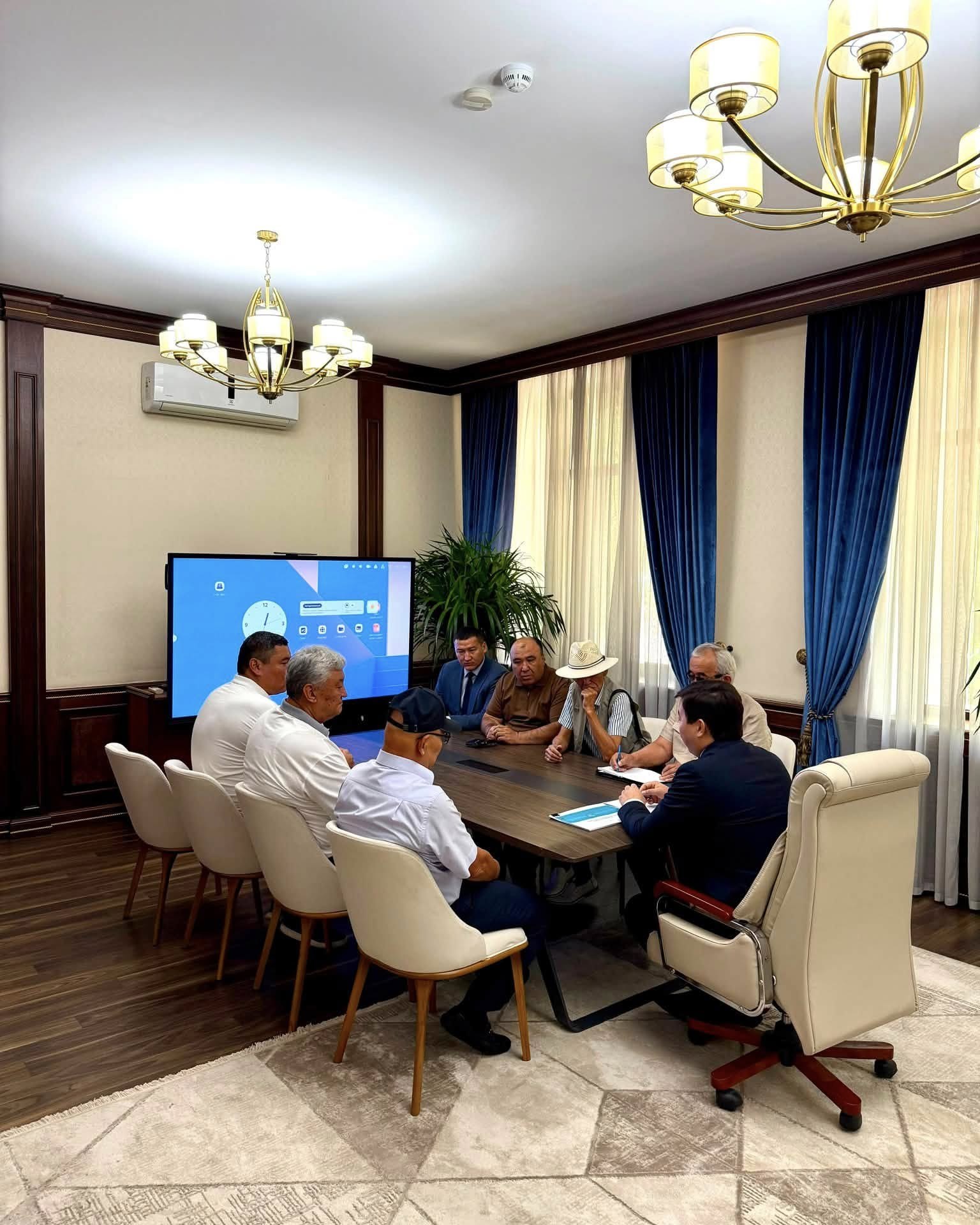 A working group consisting of members of the Public Council of Shymkent conducted public oversight in the Turan District.