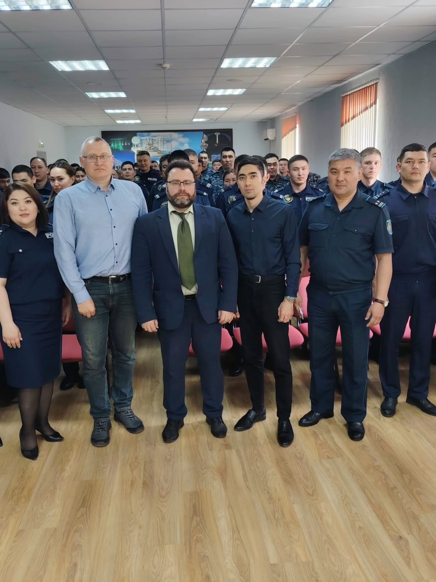 As part of the implementation of the “Law and Order” principle, a preventive and awareness-raising meeting was held at the State Institution “Department of Specialized Security Service of Akmola Region of the Committee for Control of Security Activities of the Ministry of Internal Affairs of the Republic of Kazakhstan.” The meeting focused on strengthening legal culture, compliance with legislation, and preventing corruption risks.