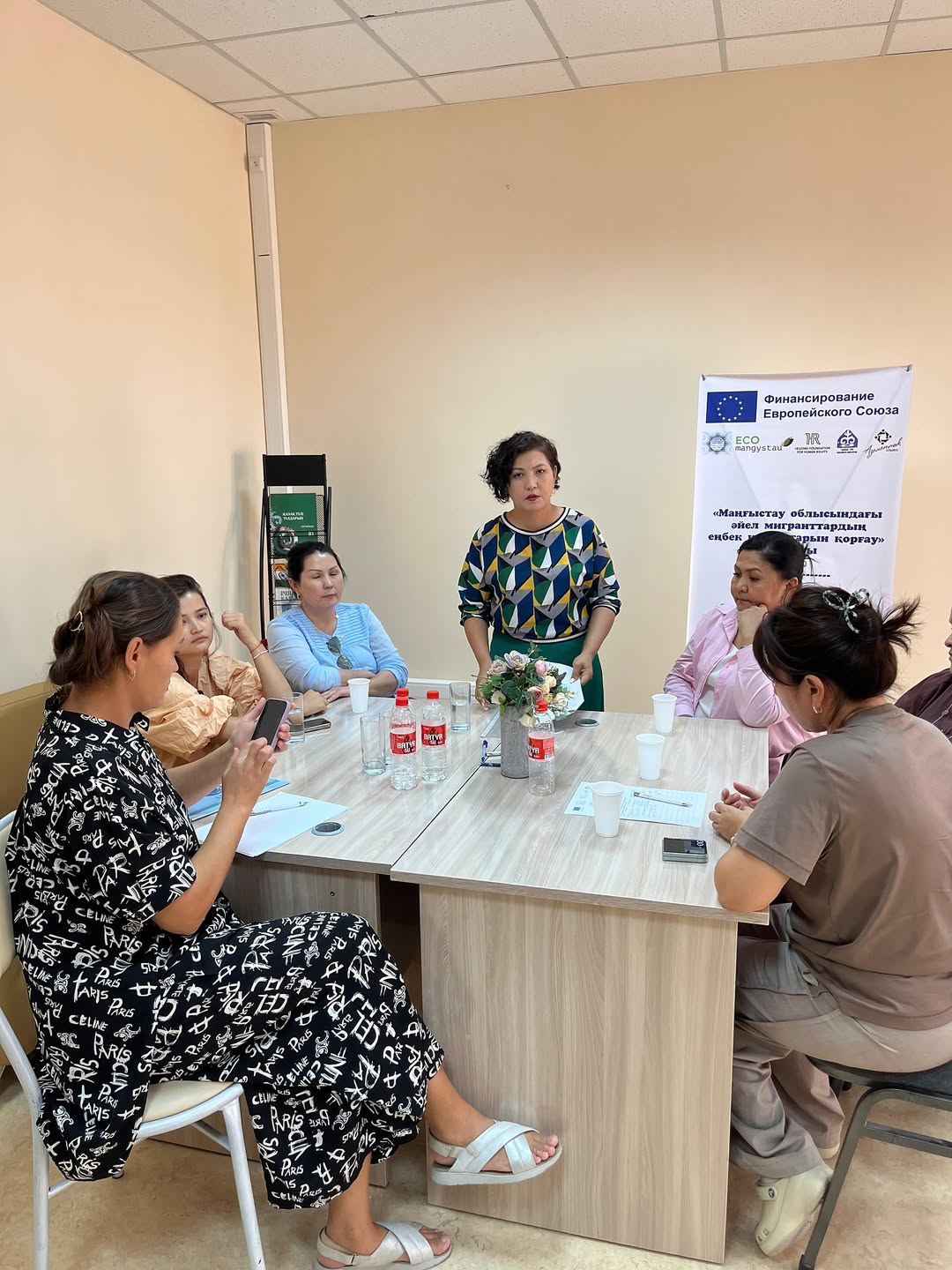 Гражданский альянс Мангистауской области продолжает работу по защите трудовых прав женщин-мигрантов. В рамках проекта была проведена фокус-групповая дискуссия с предпринимателями Мунайлинского района, которые напрямую взаимодействуют с женщинами-мигрантами.