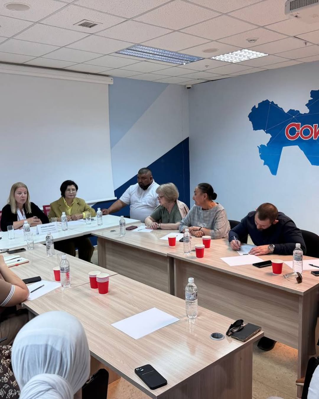 12 мая Посол Европейского Союза в Казахстане Алекшка Симкич посетил Мангистаускую область с рабочим визитом и встретился с представителями неправительственных организаций региона.