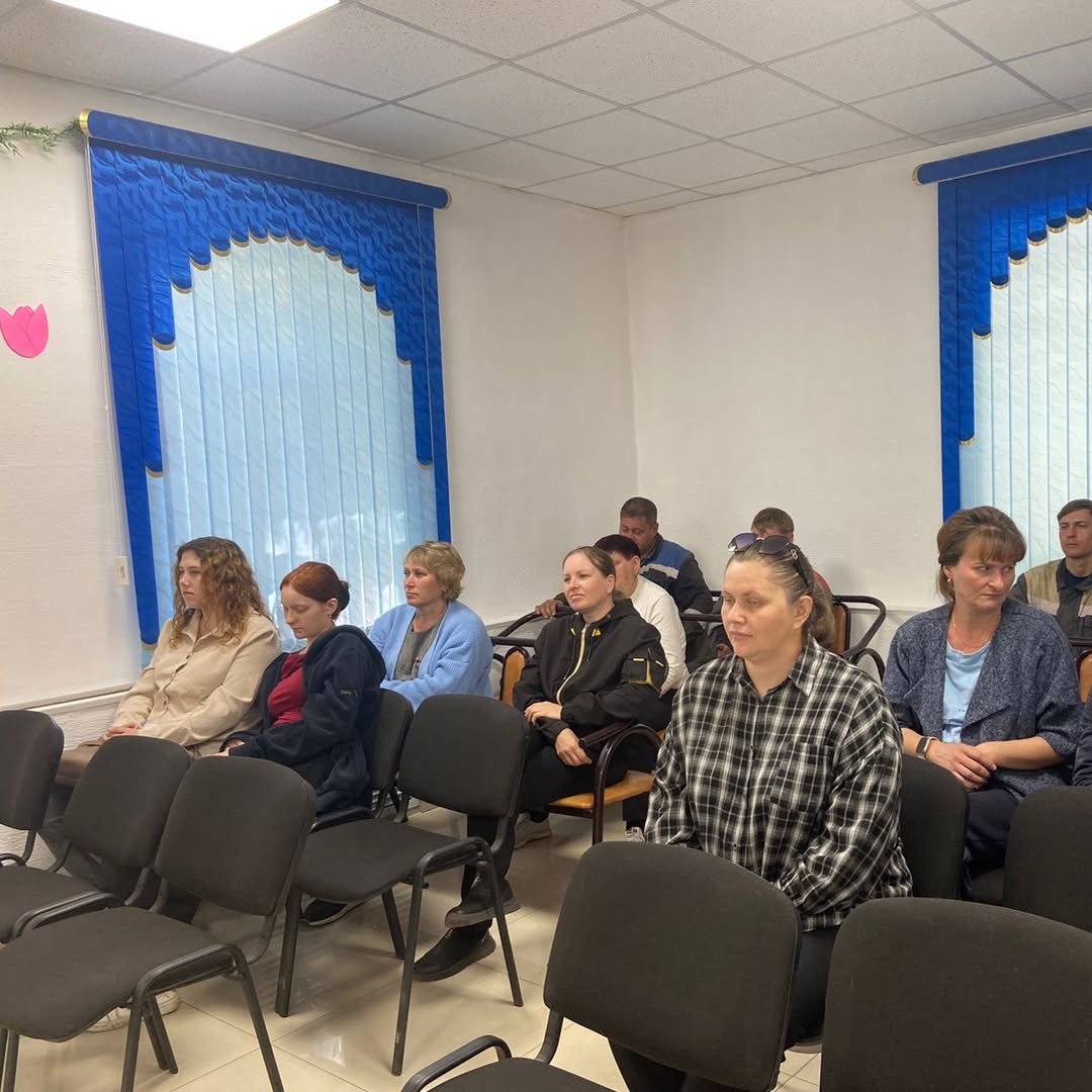 Для работников государственных учреждений поселка Долинка с участием заместителя акима Хамитова Жасулана Тиштыковича проведена информационно-разъяснительная встреча, посвящённая вопросам профилактики коррупции.