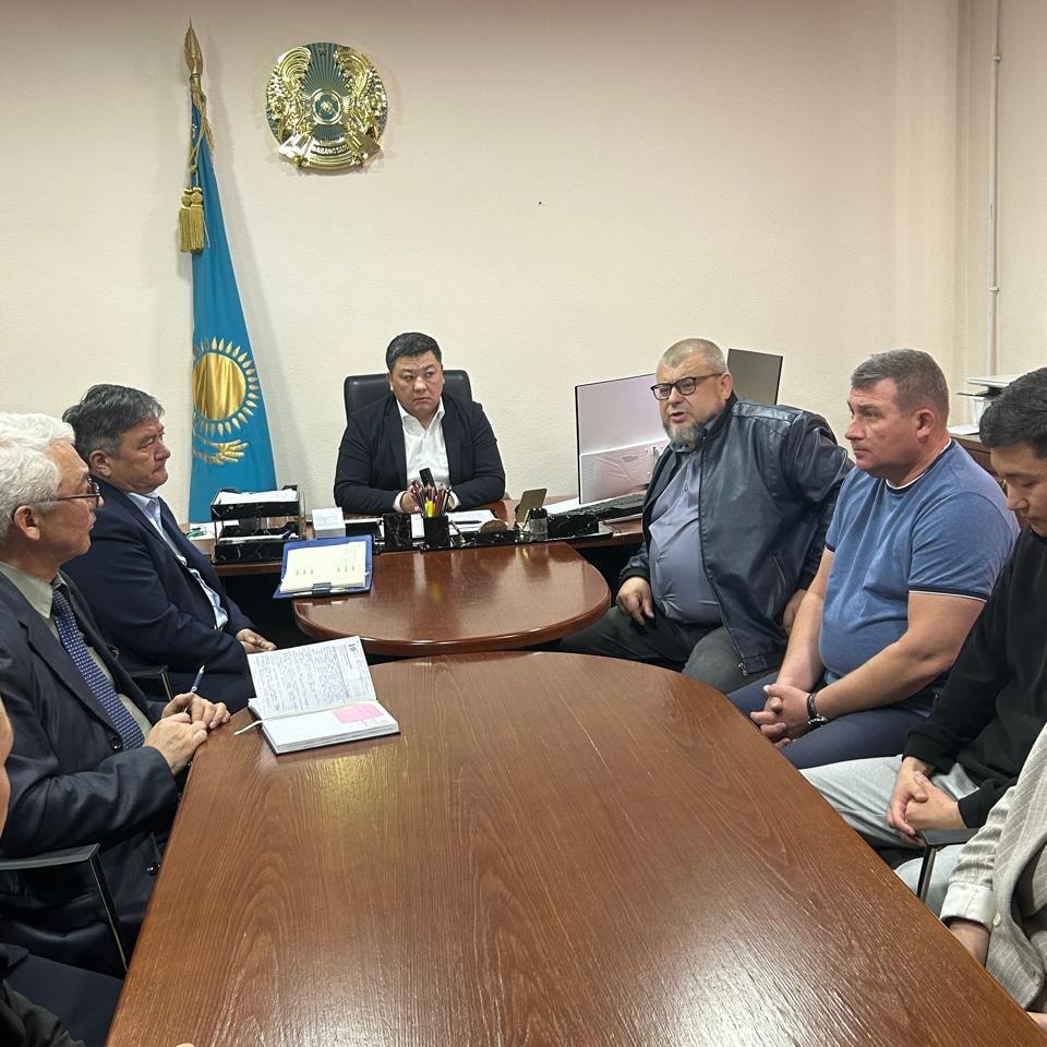 В рамках реализации проекта по повышению религиозной грамотности населения города Караганды состоялась встреча с сотрудниками Инспекции транспортного контроля по Карагандинской области.