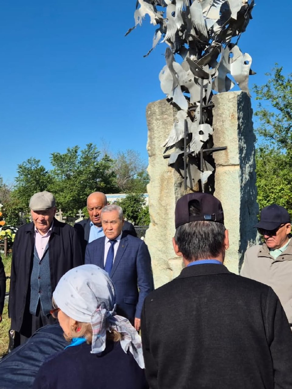 31 мая — в День памяти жертв политических репрессий и голода — общественные объединения Западно-Казахстанской области приняли участие в памятном мероприятии, отдав дань уважения невинно пострадавшим.
