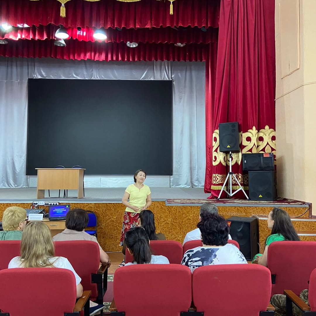 An informational and practical seminar on corruption prevention, compliance with professional ethics standards, and strengthening the principles of integrity in public administration was held at the House of Culture of Shakhtinsk.
