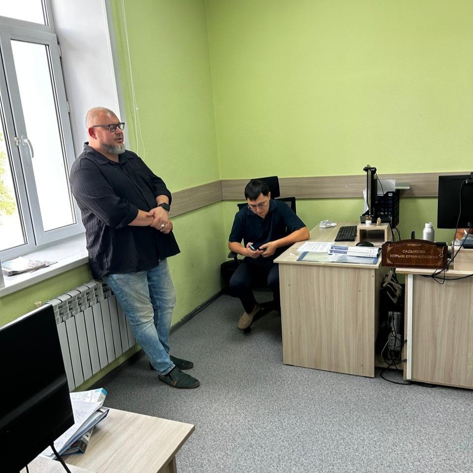 В рамках проекта «Организация работы информационно-разъяснительной группы по повышению религиозной грамотности населения города Караганды» состоялась информационно-разъяснительная встреча с сотрудниками поликлиники ТОО «InLife».