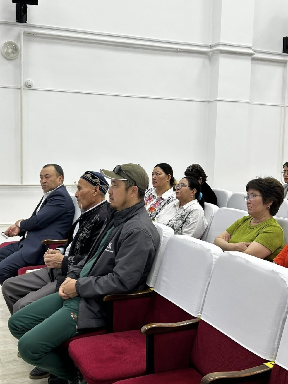 In Karauyltobe rural district, the population was only 1,300 in 2009, but today it has grown to nearly 3,000. This clearly demonstrates that favorable living conditions are being created in the village and that residents are receiving comprehensive support.