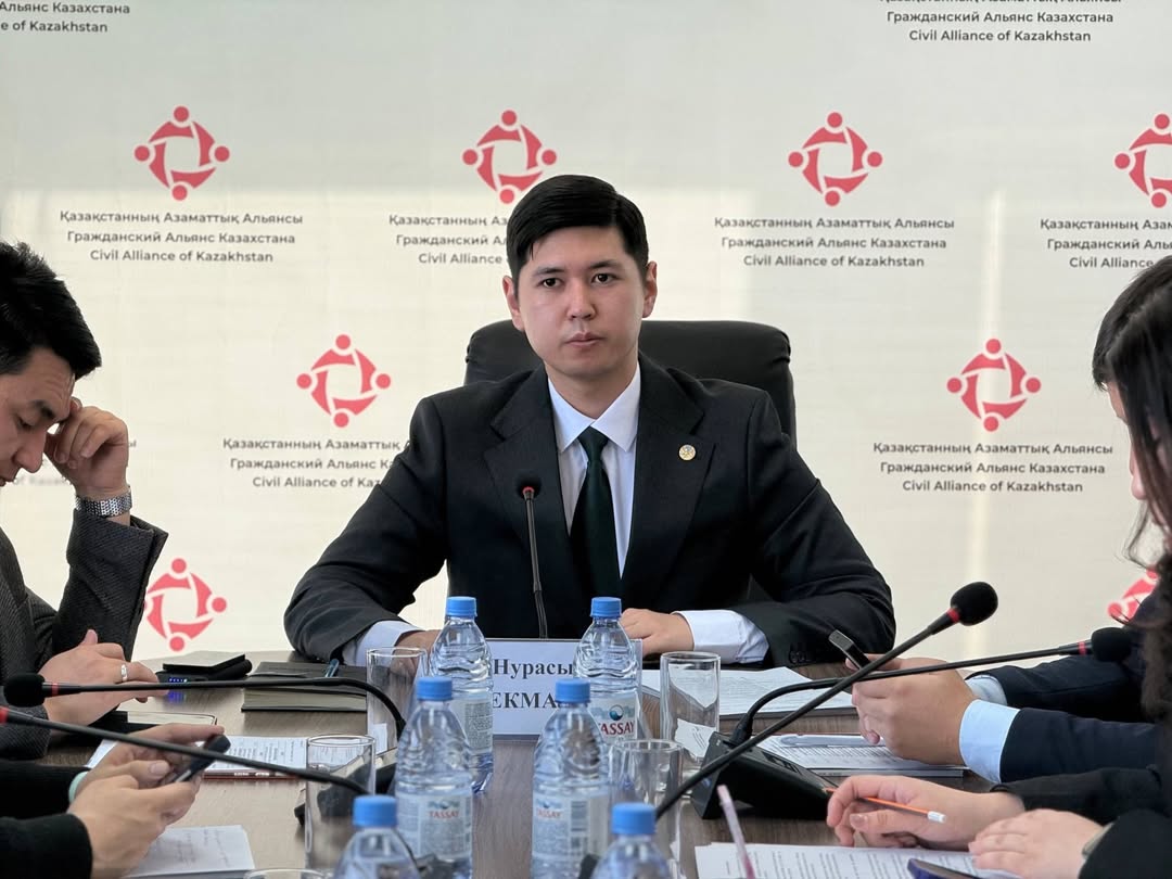 Сегодня состоялся круглый стол на тему «Конституционные изменения: взгляд студентов, молодёжи, волонтёров и НПО»