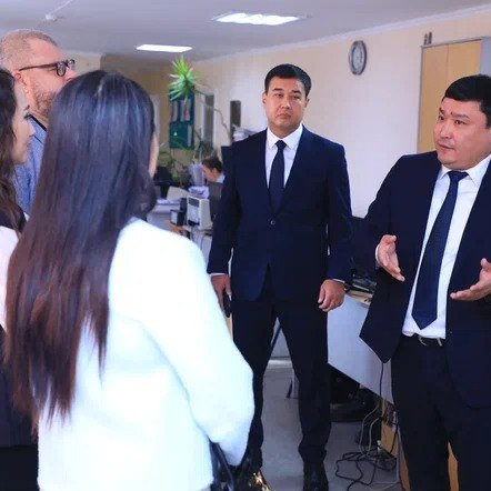 As part of the “Zan men Tartip” project, on January 29, a visit was made to the back office of the NJSC “State Corporation “Government for Citizens” in the Karaganda region.