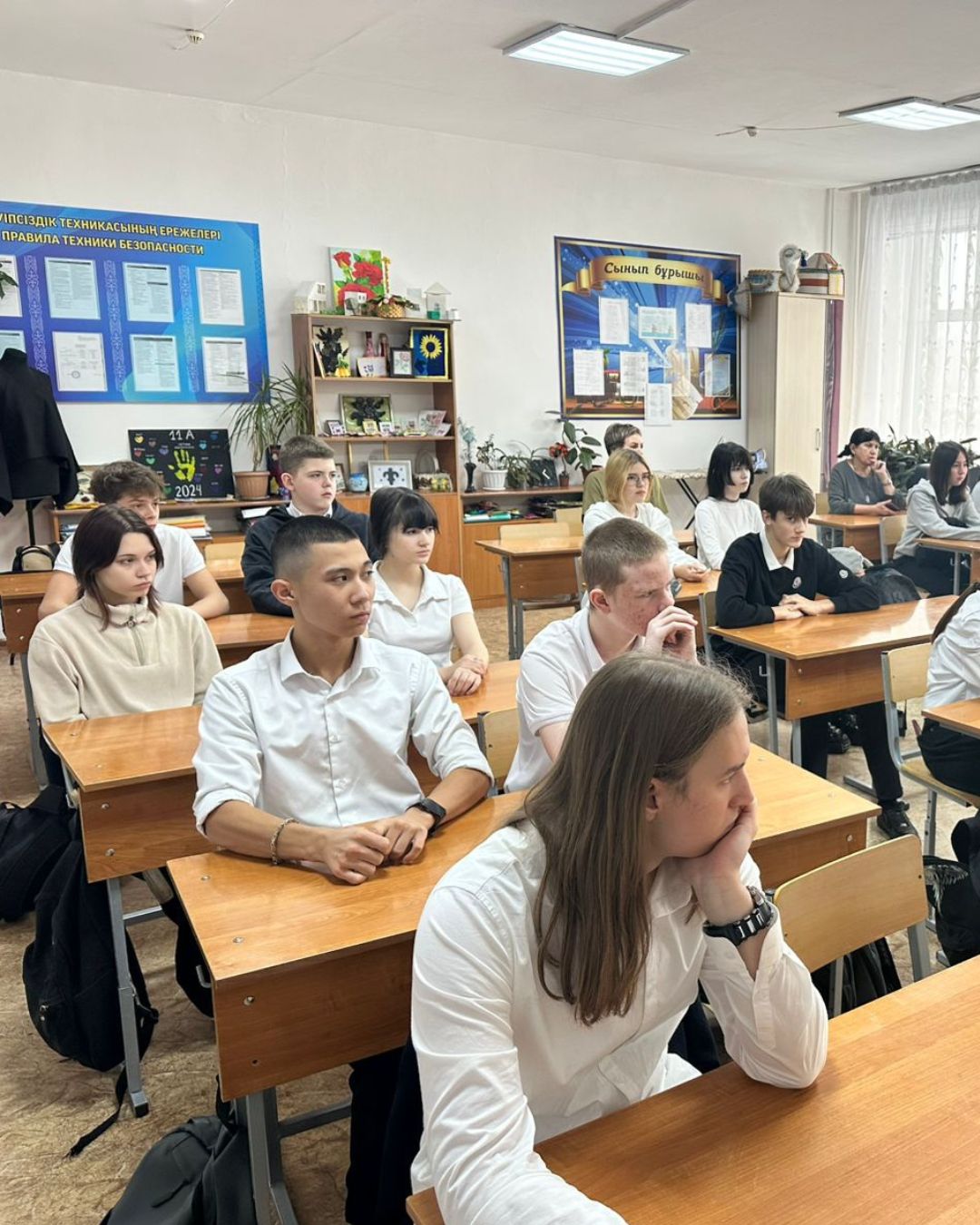 An informational meeting was held with students of Secondary School No. 7 in the city of Shakhtinsk.