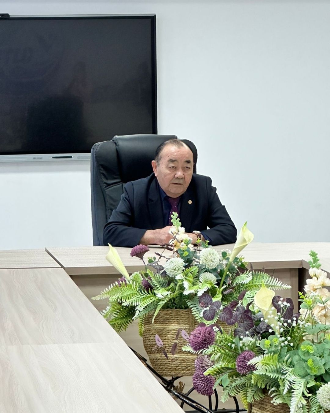 Serik Tlekbayev, member of the regional information and outreach group, held a meeting with students of the Shakhtinsk Technological College on compliance with the legislation of the Republic of Kazakhstan in the field of crime prevention.