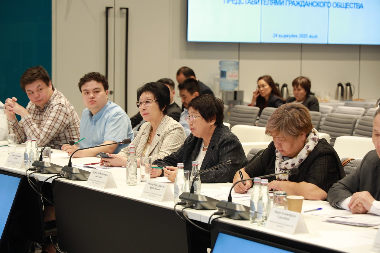 A meeting was held between Minister of Justice Yerlan Sarsembayev and representatives of civil society